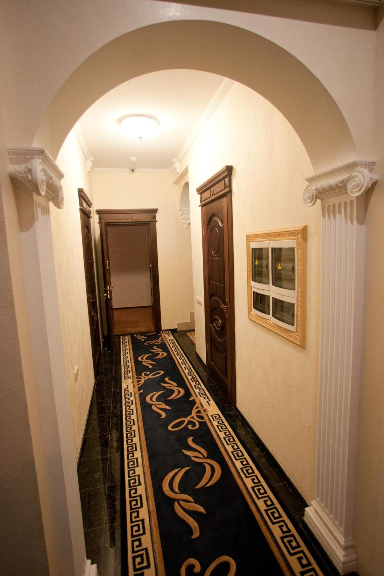 Kleopatra Vip Hotel Kamianets-Podilskyi Exterior foto